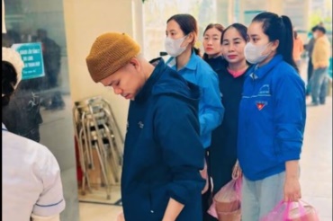 CHÙA YÊN THÁI TRAO TẶNG 500 SUẤT CHÁO ẤM TÌNH ĐẾN NGƯỜI BỆNH TẠI BỆNH VIỆN ĐA KHOA MINH AN