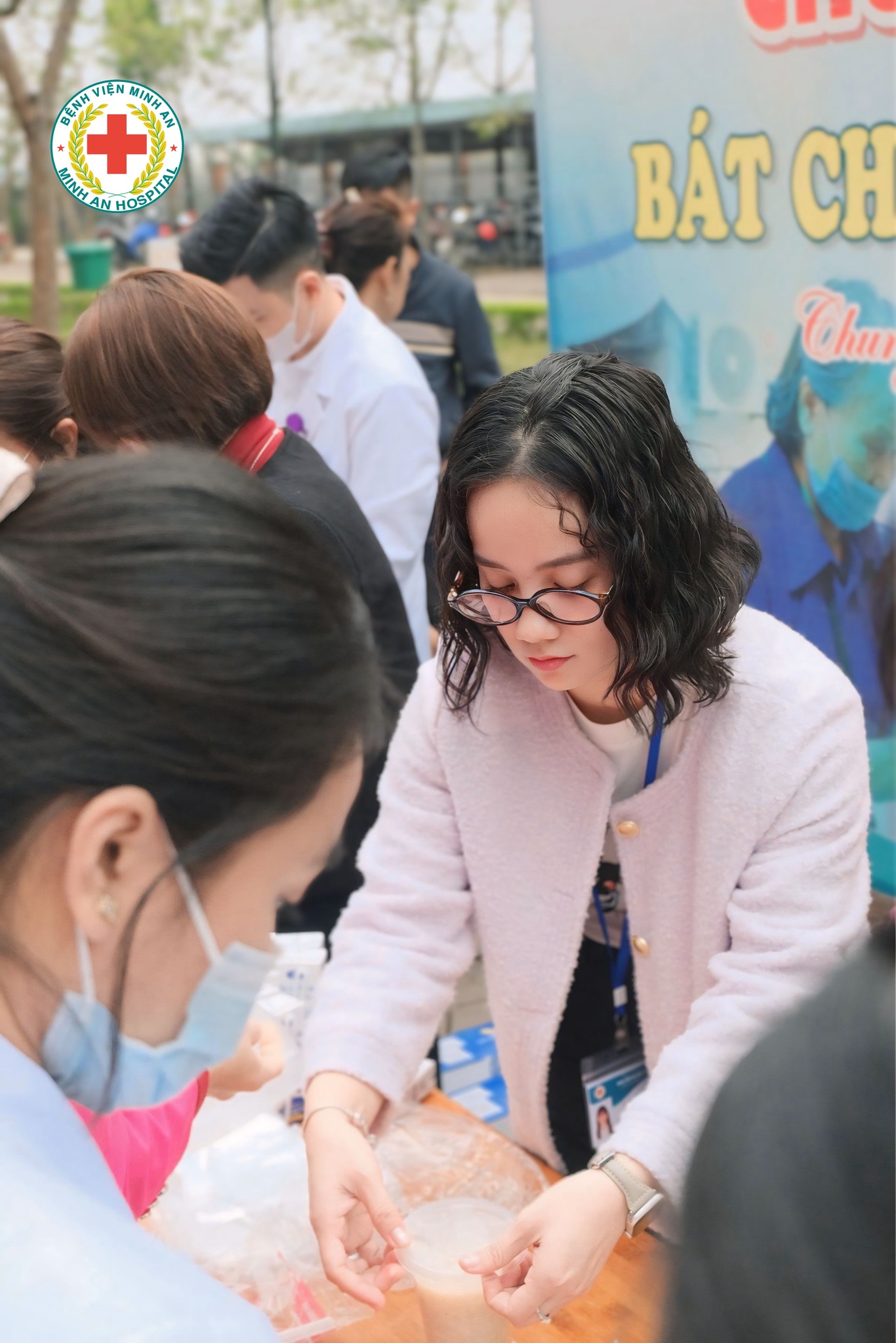 🌾 GIỮA BỆNH VIỆN NHỮNG NGÀY CẬN TẾT – CÓ MỘT NỒI CHÁO ẤM TÌNH NGƯỜI