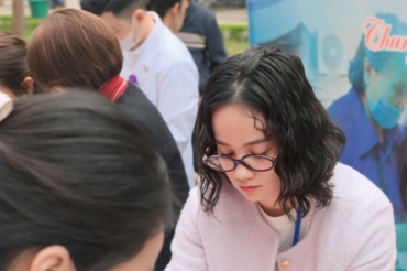 🌾 GIỮA BỆNH VIỆN NHỮNG NGÀY CẬN TẾT – CÓ MỘT NỒI CHÁO ẤM TÌNH NGƯỜI