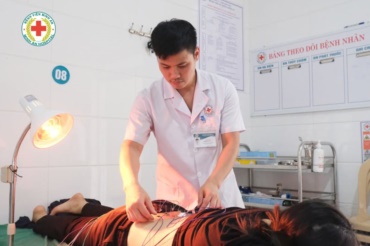 ĐAU THẮT LƯNG – ĐỪNG CHỦ QUAN VỚI CƠN ĐAU ÂM Ỉ KÉO DÀI