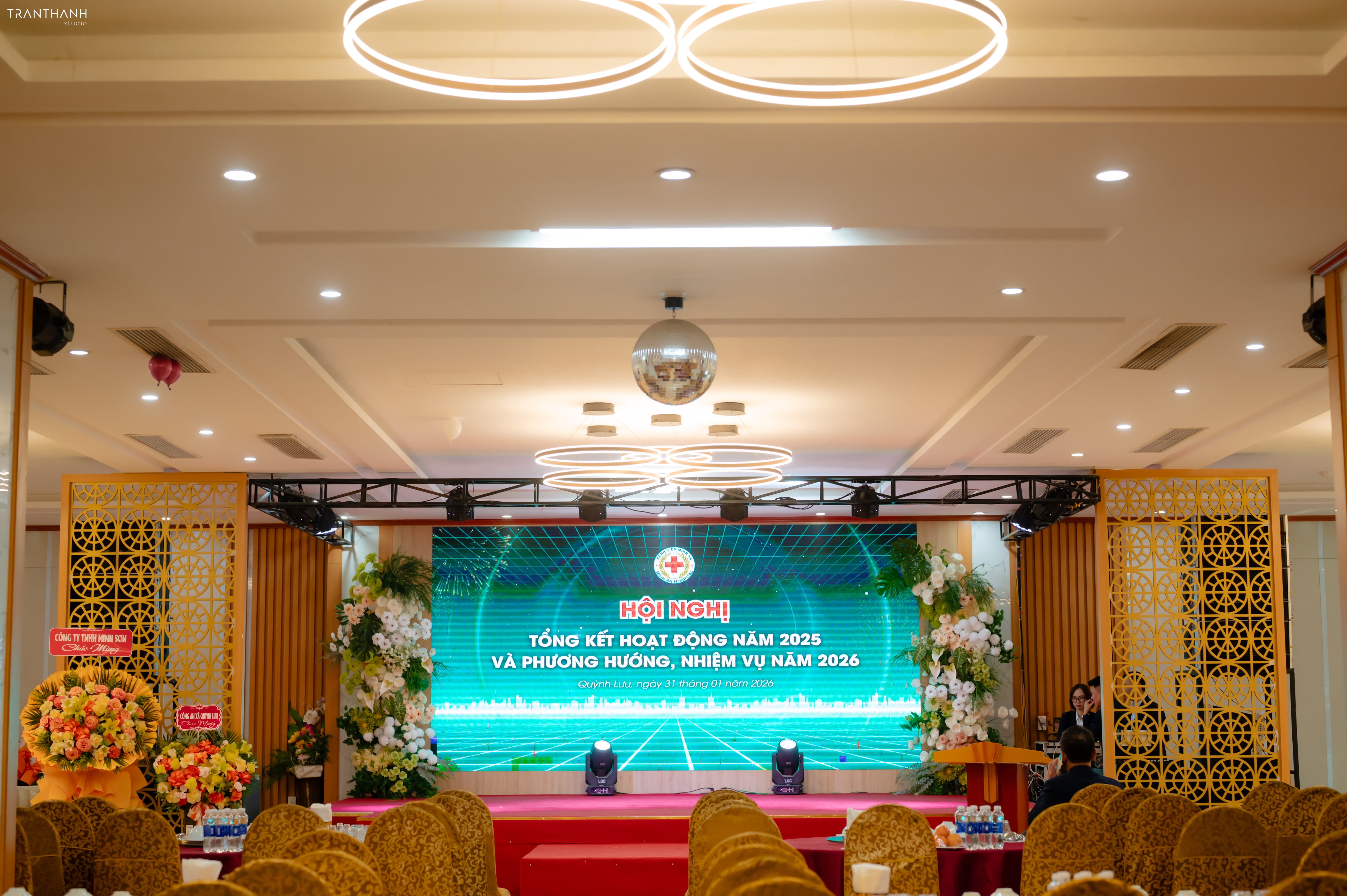 365 ngày nỗ lực được gói gọn trong một buổi tối ấm áp và đầy năng lượng. Year End Party 2025 không chỉ là buổi tiệc tổng kết, mà là khoảnh khắc để chúng ta nhìn lại hành trình đã đi qua bằng tất cả sự tự hào và biết ơn.