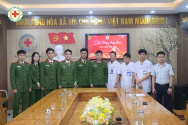 Bệnh viện Đa khoa Minh An vinh dự đón tiếp Đoàn Công an xã Quỳnh Lưu đến thăm hỏi và trao tặng 10 suất quà cho các bệnh nhân có hoàn cảnh khó khăn đang điều trị dài ngày tại bệnh viện