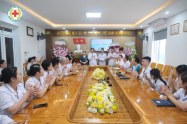 🚑 TRAO THƯỞNG NÓNG KÍP TRỰC CẤP CỨU – GIÀNH LẠI SỰ SỐNG CHO TRẺ 37 THÁNG TUỔI NGỪNG TUẦN HOÀN DO ĐUỐI NƯỚC