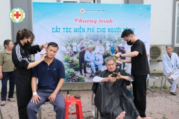 💙 CẮT TÓC, GỘI ĐẦU MIỄN PHÍ - TRAO ĐI YÊU THƯƠNG TỪ NHỮNG ĐIỀU GIẢN DỊ