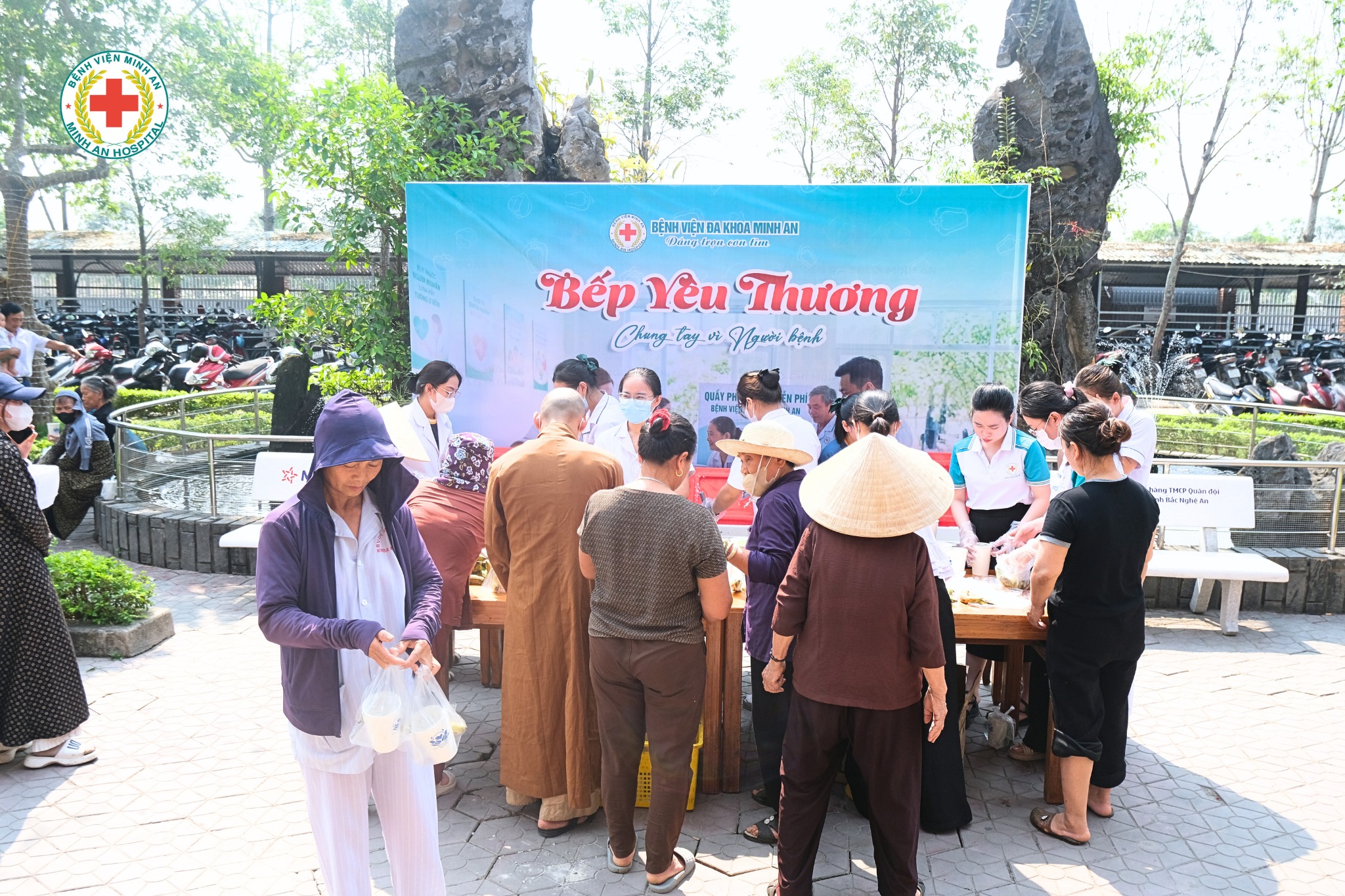 💙 LAN TỎA YÊU THƯƠNG TỪ NHỮNG SUẤT CHÁO NGHĨA TÌNH